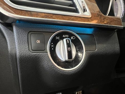 Used 2016 Mercedes-Benz E 350 4MATIC Sedan image 14