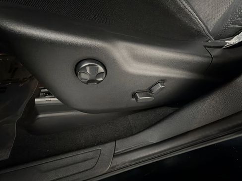 Used 2022 Jeep Grand Cherokee Laredo X image 14