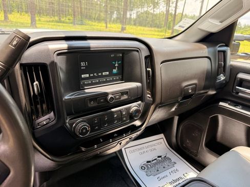 Used 2019 GMC Sierra 3500 2WD Crew Cab w/ Sierra Convenience Package image 17