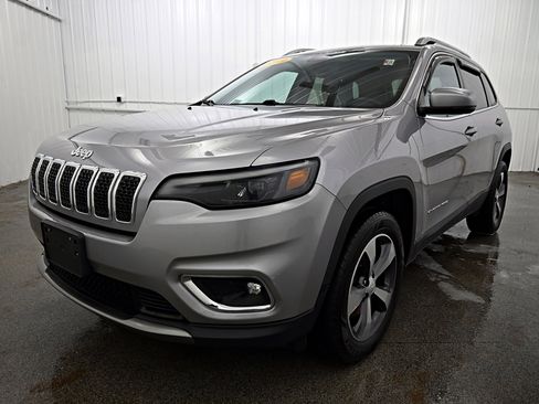 Used 2019 Jeep Cherokee Limited image 22