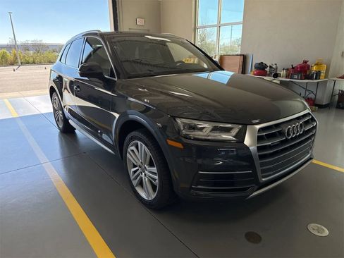 Used 2018 Audi Q5 2.0T Premium Plus w/ Premium Plus Package image 2