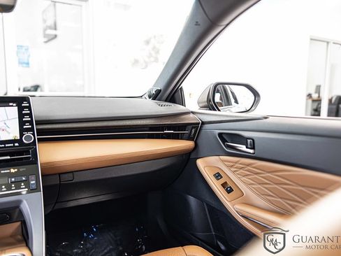 Used 2019 Toyota Avalon Limited w/ Advanced Safety Package FWD image 40