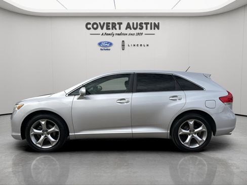 Used 2012 Toyota Venza LE w/ LE Convenience Pkg image 2