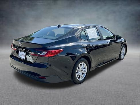 Used 2025 Toyota Camry LE FWD image 5
