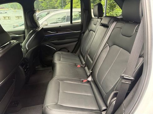 Certified 2025 Jeep Grand Cherokee Overland w/ Adv Protech Group III AWD/4WD image 12