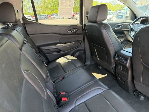 Used 2023 GMC Acadia SLT FWD image 12