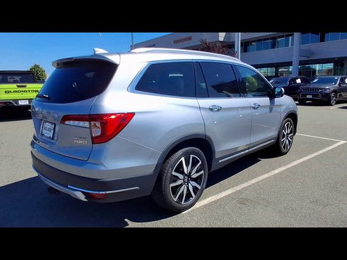 Used 2019 Honda Pilot Touring image 8