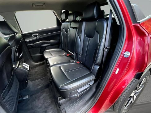 Used 2021 Kia Sorento S FWD image 25