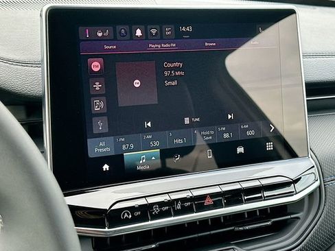 New 2026 Jeep Compass Latitude image 9