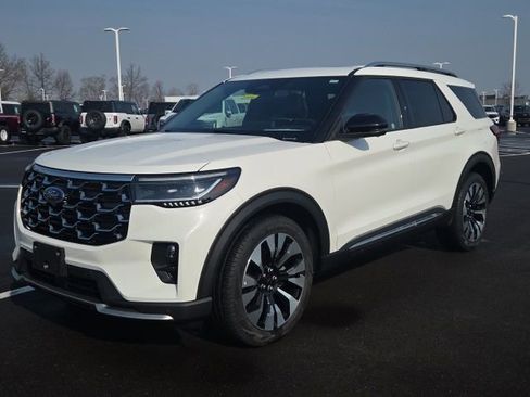 Used 2025 Ford Explorer Platinum w/ LUX Leather Package image 2