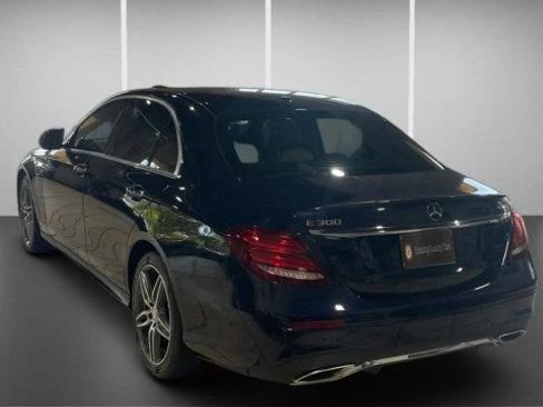 Used 2017 Mercedes-Benz E 300 4MATIC image 12
