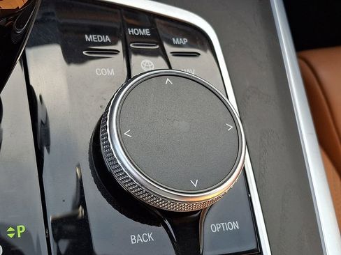 Used 2022 BMW X7 xDrive40i w/ M Sport Package image 23