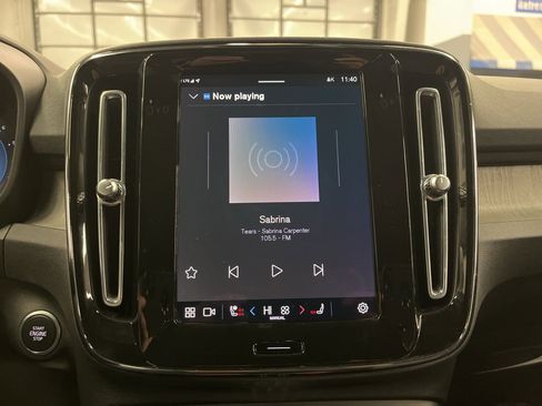 Used 2023 Volvo XC40 B5 Core w/ Protection Package Premier image 22