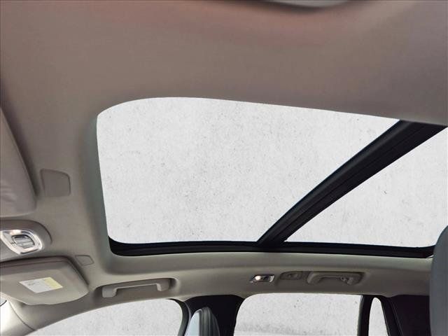 Used 2022 Volvo XC90 T5 Momentum FWD image 15