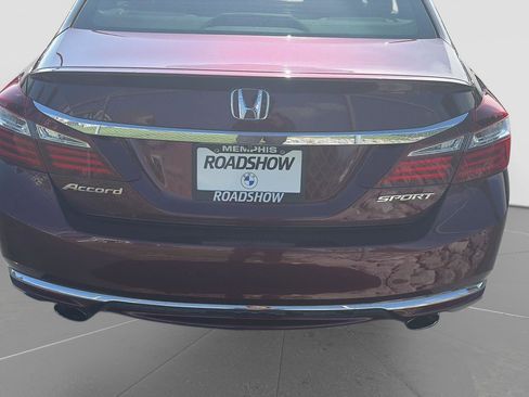 Used 2016 Honda Accord Sport image 4