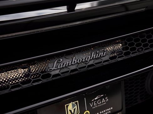 Used 2021 Lamborghini Huracan EVO image 11