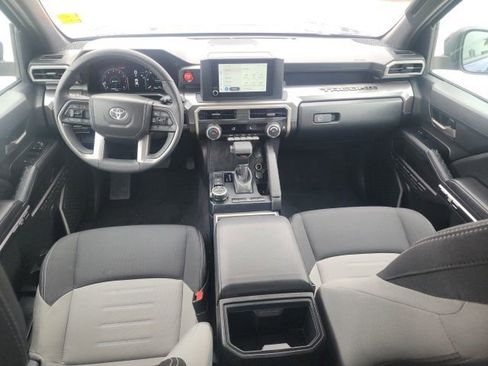 Used 2025 Toyota Tacoma TRD Off-Road image 20