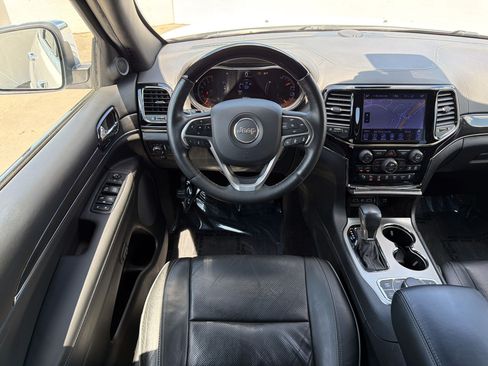 Used 2019 Jeep Grand Cherokee Overland AWD/4WD image 28