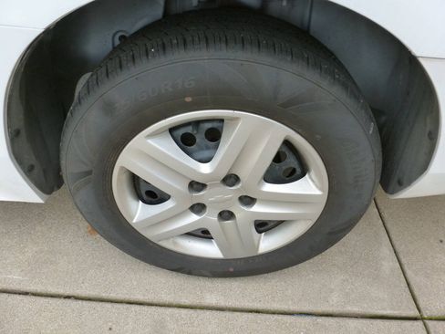 Used 2010 Chevrolet Impala LS FWD image 16