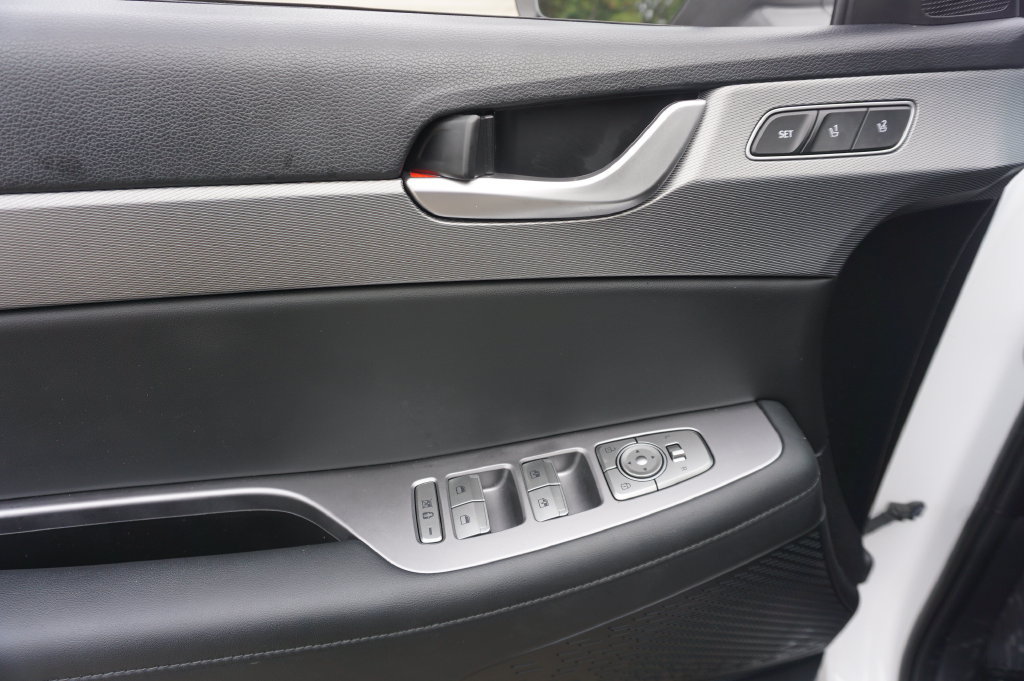 Used 2022 Hyundai Palisade SEL w/ 8P Bench Seat Package FWD image 4