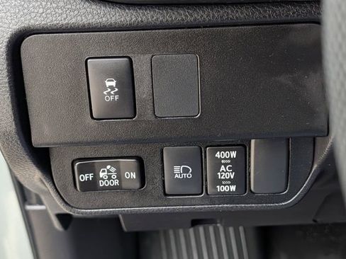Certified 2023 Toyota Tacoma TRD Off-Road AWD/4WD image 22