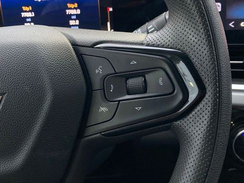 Used 2025 Chevrolet Trax LT image 25