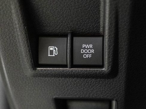 New 2026 Toyota Sienna XLE FWD image 25