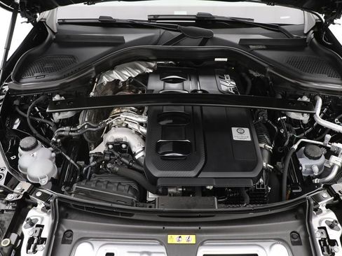 Used 2025 Mercedes-Benz GLC 43 AMG 4MATIC image 33