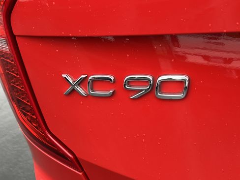 Used 2016 Volvo XC90 T6 R-Design w/ Vision Package image 10