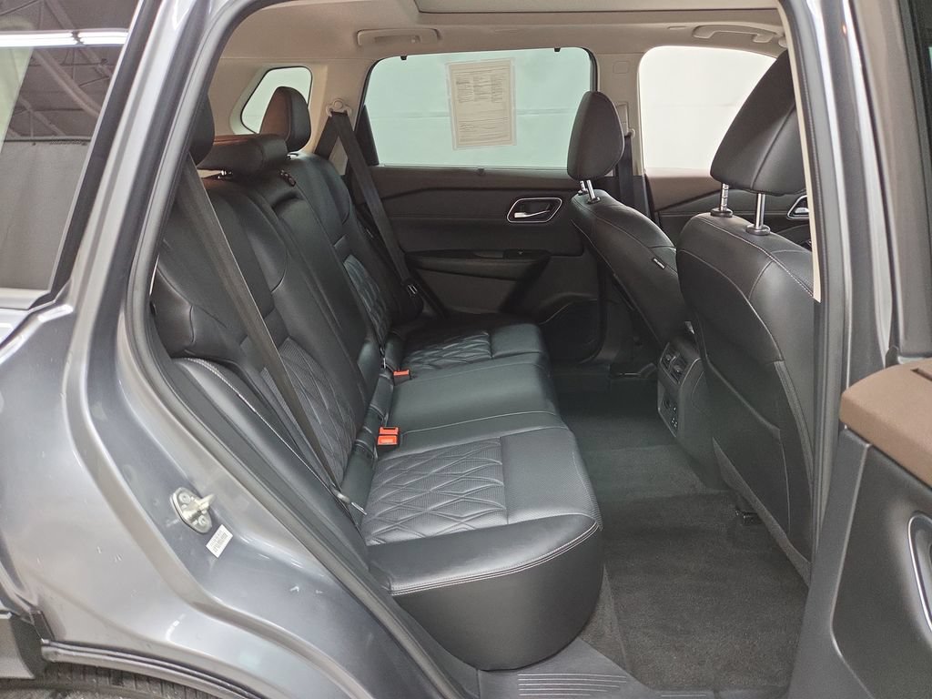 Used 2022 Nissan Rogue Platinum AWD/4WD image 11