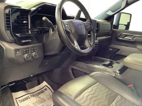 Used 2024 Chevrolet Silverado 2500 ZR2 w/ Technology Package AWD/4WD image 16