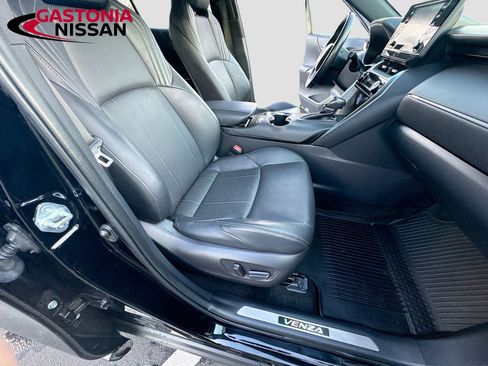 Used 2021 Toyota Venza XLE w/ Softex Package image 34