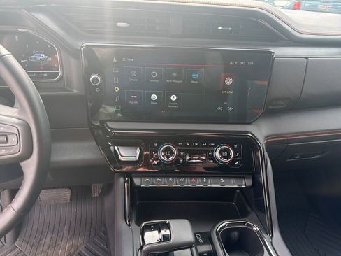 Used 2025 GMC Sierra 1500 AT4 w/ AT4 Premium Package AWD/4WD image 19
