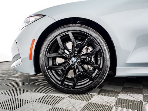 Used 2025 BMW 330i Sedan RWD image 4