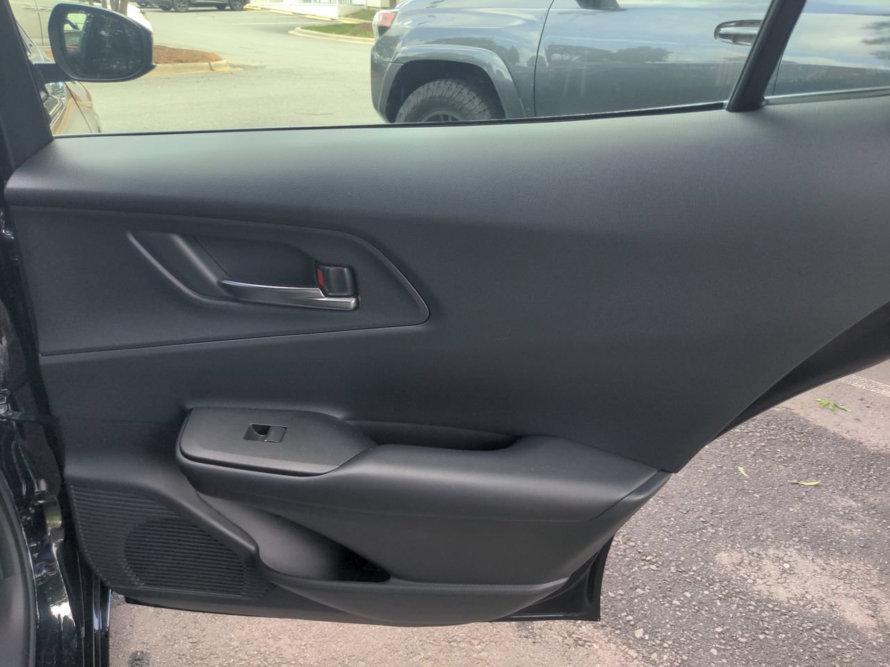 Used 2024 Toyota Prius Prime FWD image 43