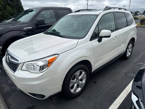 Used 2015 Subaru Forester 2.5i Premium AWD/4WD image 2