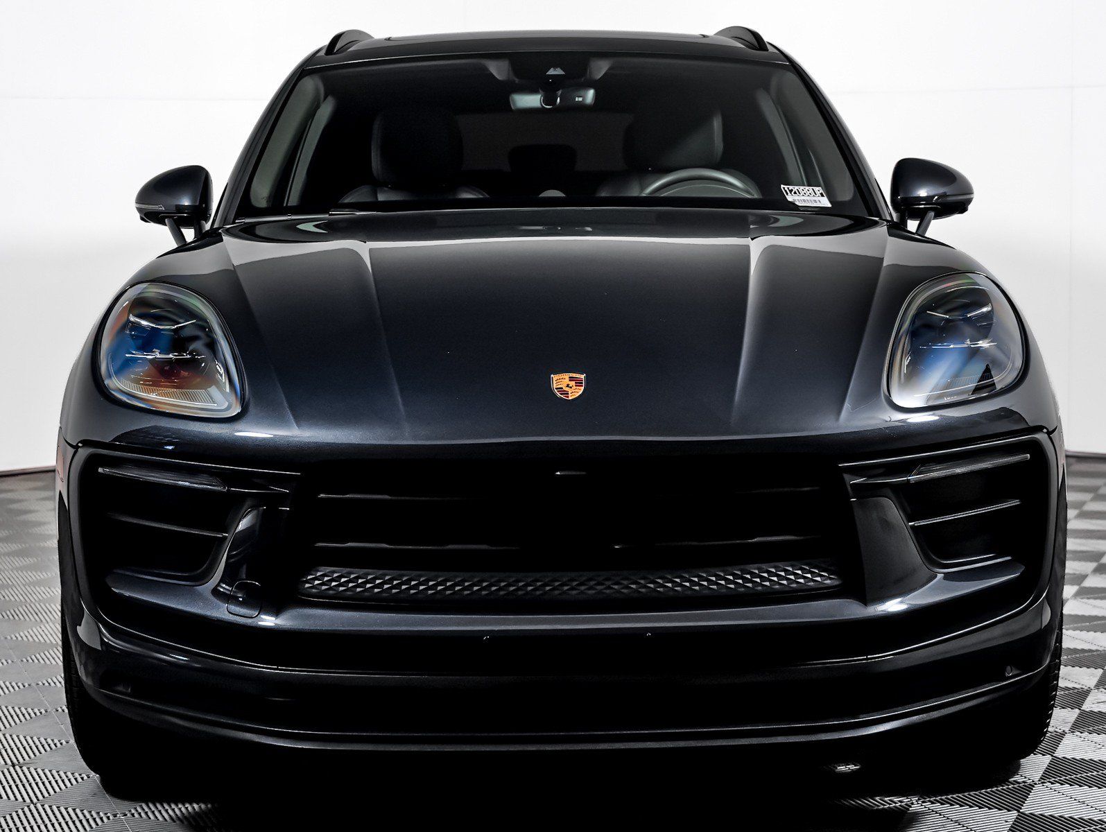 Certified 2024 Porsche Macan AWD/4WD image 7