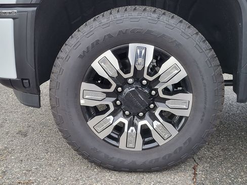 New 2025 GMC Sierra 2500 Denali w/ Denali Reserve Package image 8