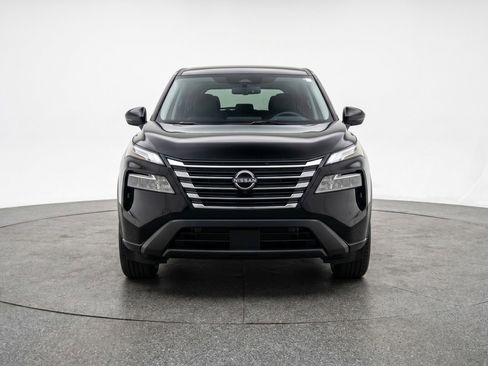 Used 2025 Nissan Rogue SV FWD image 2