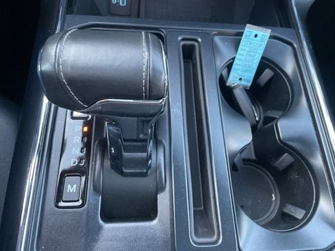 Used 2022 Ford F150 Lariat w/ Equipment Group 502A High image 32