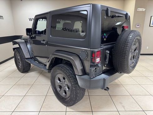 Used 2017 Jeep Wrangler Freedom Edition image 4