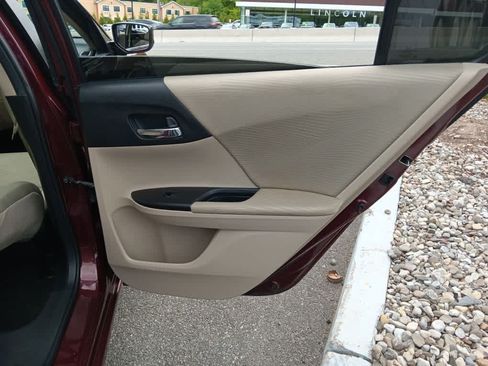 Used 2015 Honda Accord LX image 27