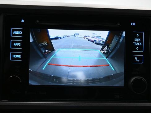 Used 2017 Toyota Tacoma TRD Off-Road image 20