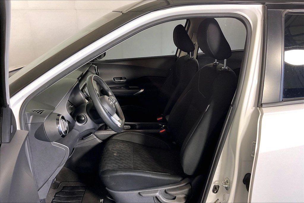Used 2023 Nissan Kicks SV FWD image 30