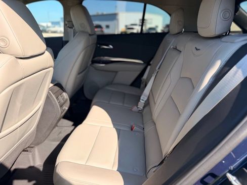 Used 2019 Cadillac XT4 Luxury w/ Cold Weather Package AWD/4WD image 11