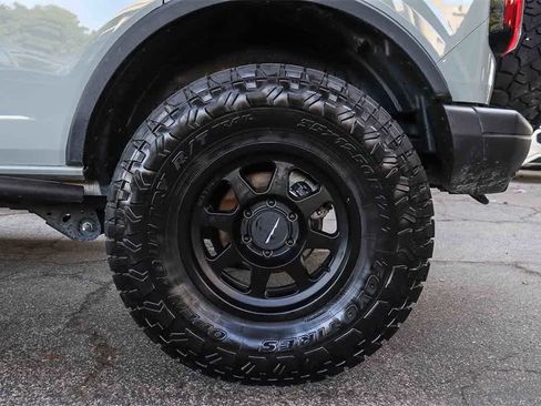 Used 2021 Ford Bronco Badlands image 10