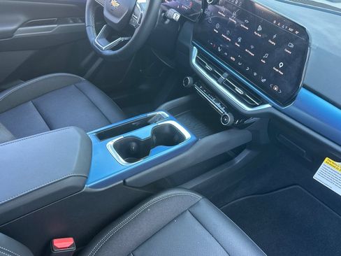 Used 2024 Chevrolet Equinox EV LT FWD image 19
