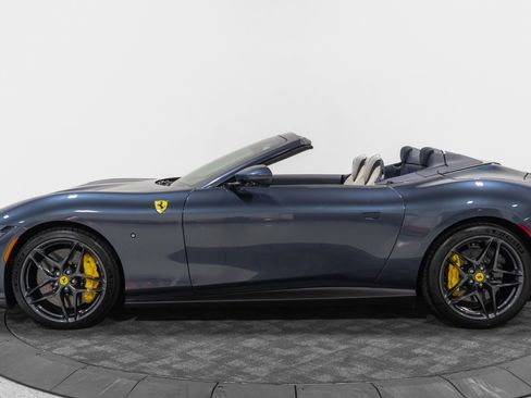 Used 2025 Ferrari Roma Spider image 3