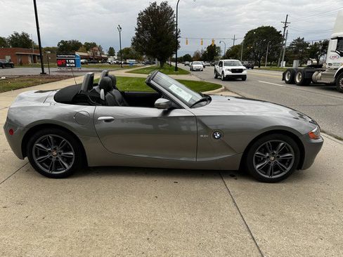 Used 2004 BMW Z4 3.0i image 4
