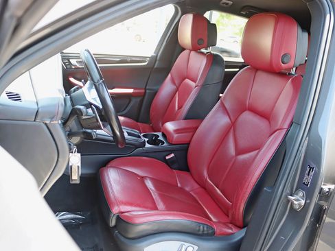 Used 2015 Porsche Macan S AWD/4WD image 25
